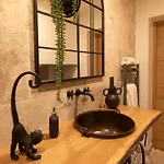L'improbable Raffine, Elegant Et Chaleureux Les Hauts-Saint-Jean